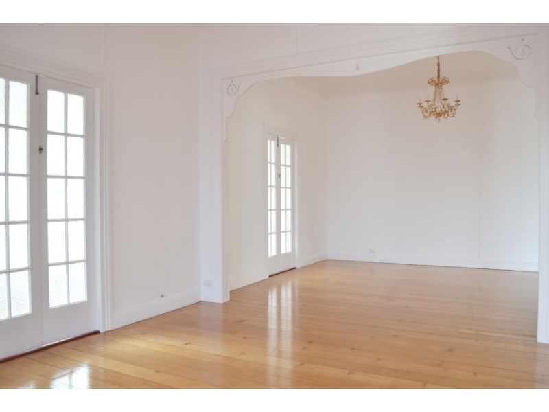 21 Power Street, Norman Park QLD 4170