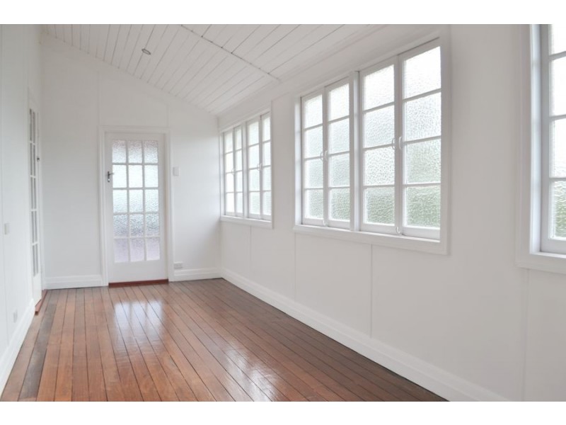 21 Power Street, Norman Park QLD 4170