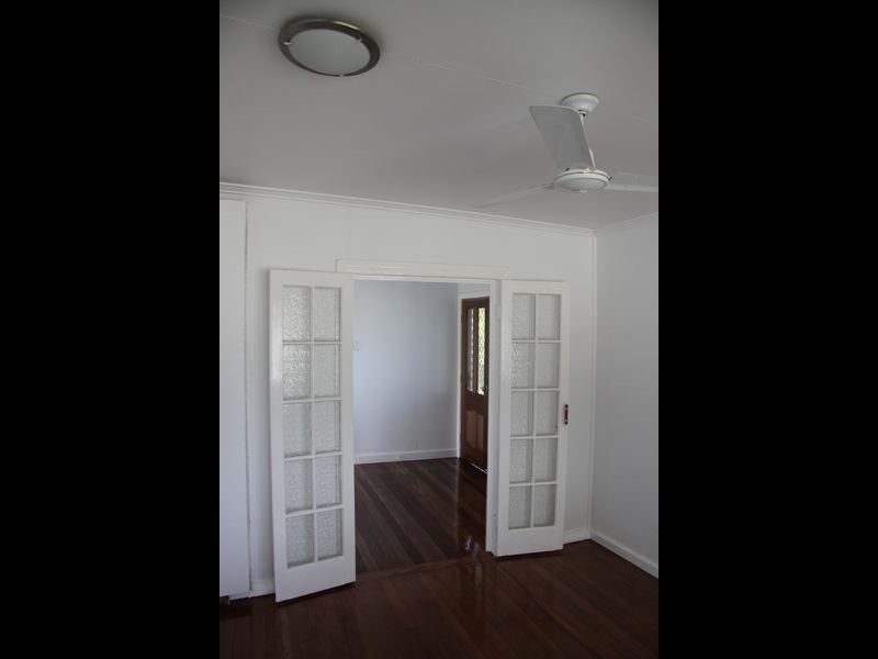 73 Victoria Street, Fairfield QLD 4103