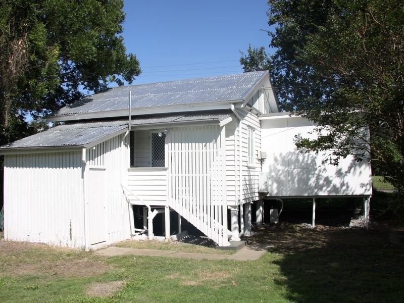 73 Victoria Street, Fairfield QLD 4103