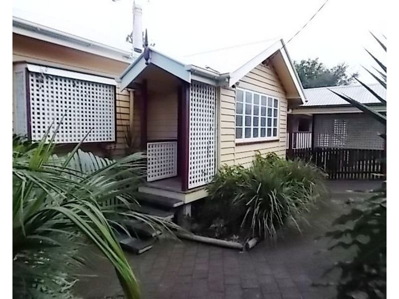 17 Patrick Street, Norman Park QLD 4170