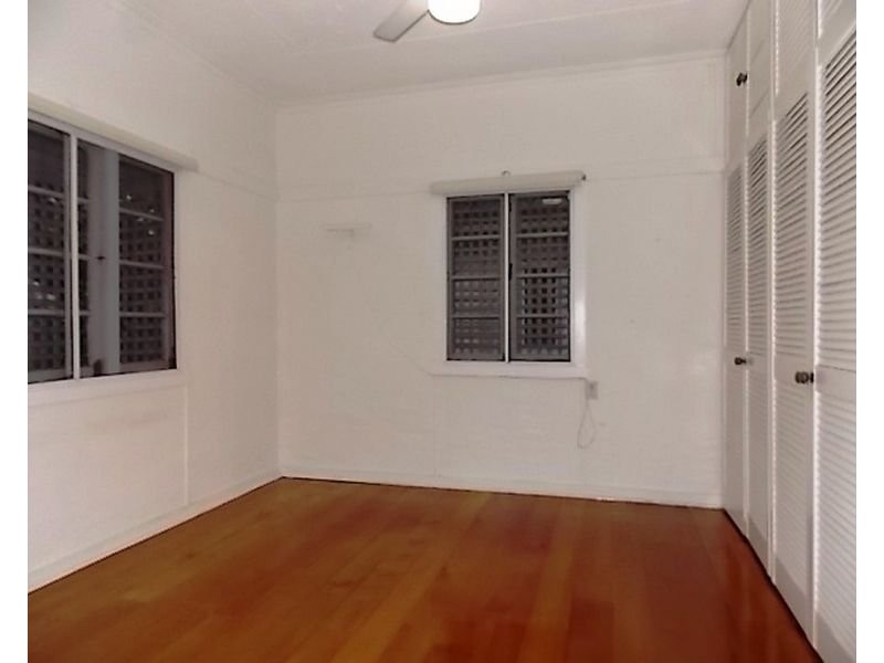 17 Patrick Street, Norman Park QLD 4170