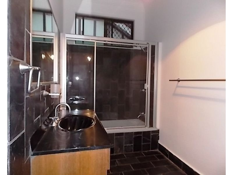 17 Patrick Street, Norman Park QLD 4170