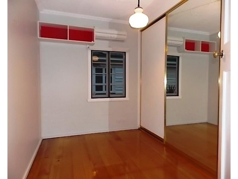 17 Patrick Street, Norman Park QLD 4170