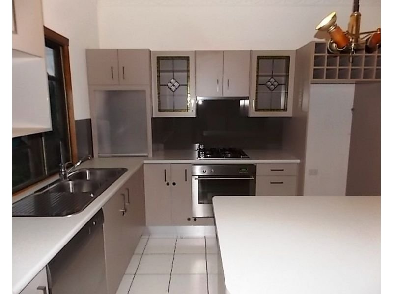 17 Patrick Street, Norman Park QLD 4170