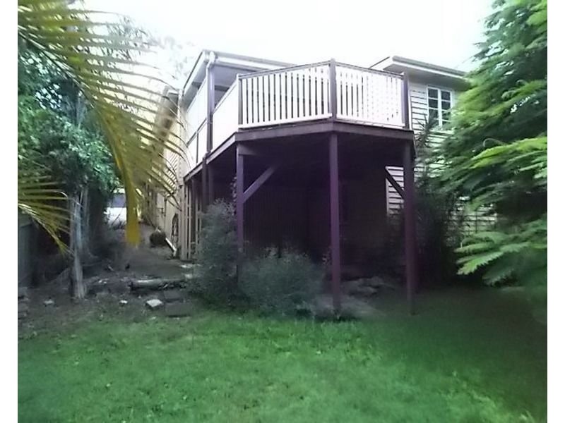 17 Patrick Street, Norman Park QLD 4170