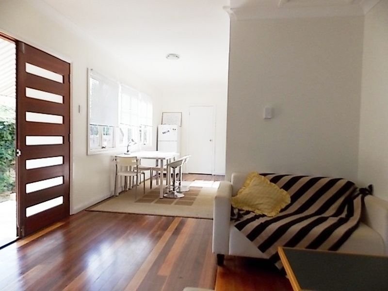 16 Ampthill Street, Highgate Hill QLD 4101