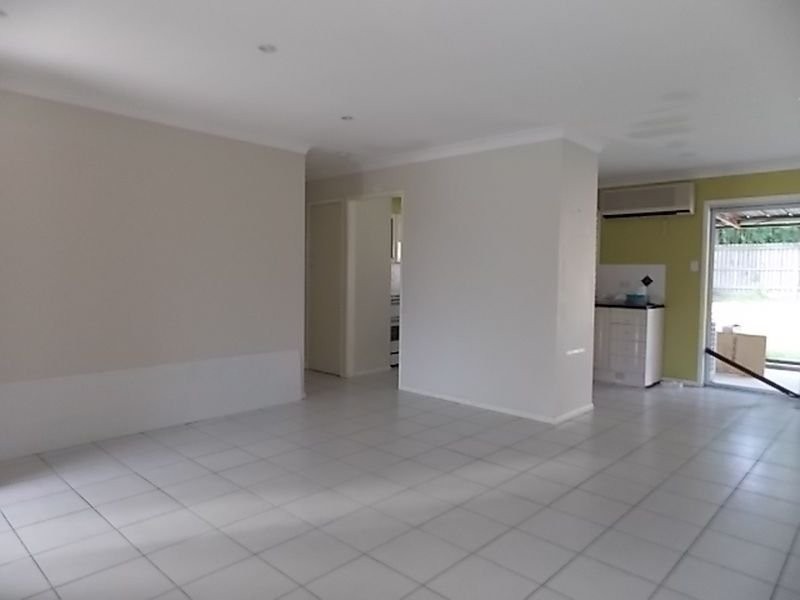 58 Newcastle Street, Fairfield QLD 4103