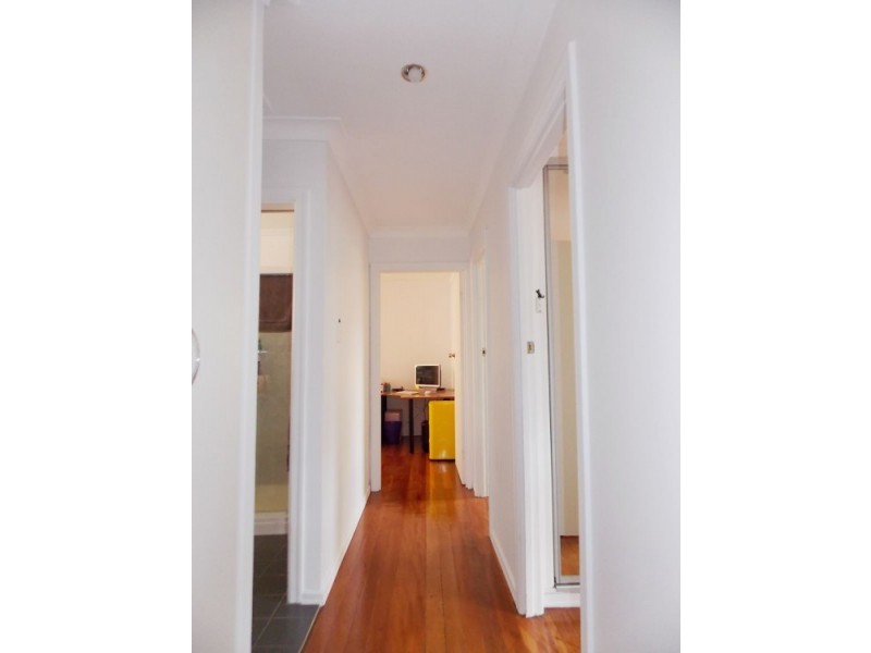 21 Warren Street, St Lucia QLD 4067