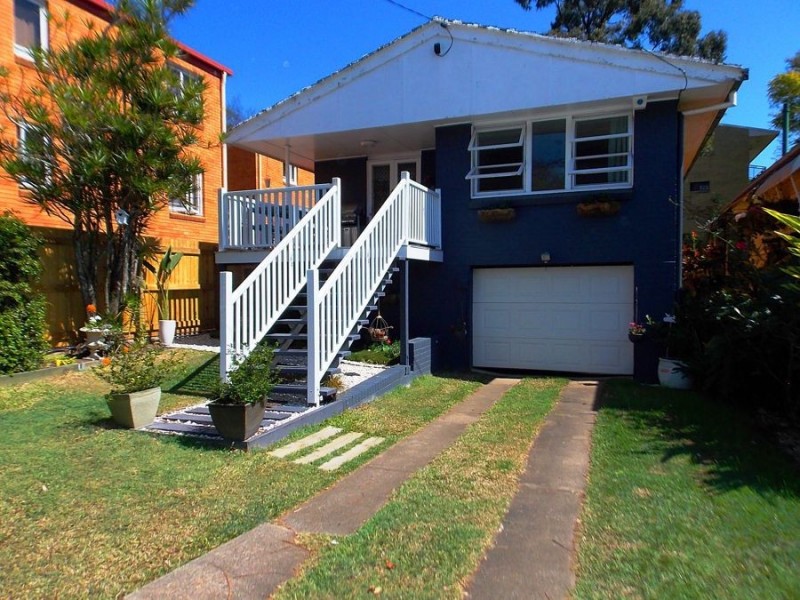 21 Warren Street, St Lucia QLD 4067
