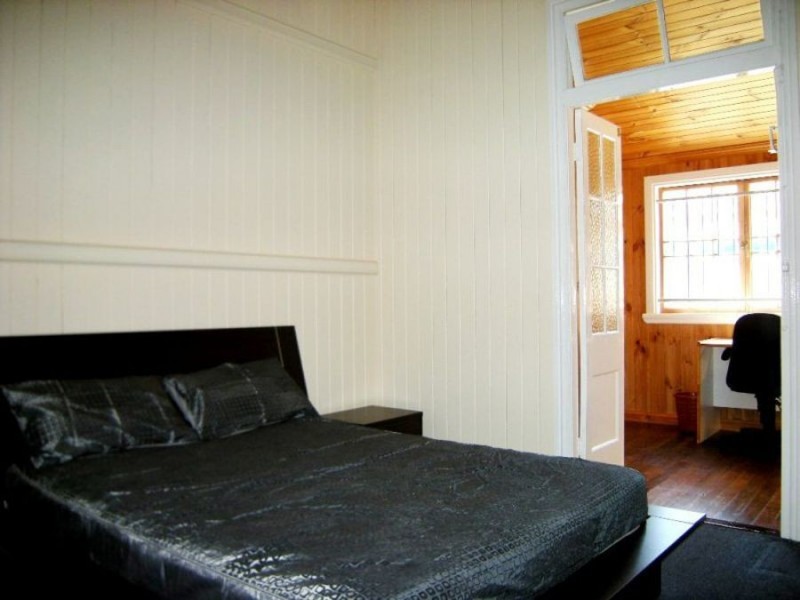 40 Dutton St, Dutton Park QLD 4102