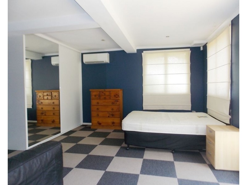 Studio 17 Hazlewood St, Highgate Hill QLD 4101