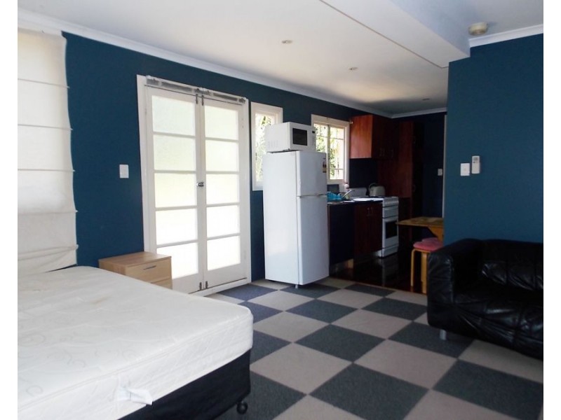 Studio 17 Hazlewood St, Highgate Hill QLD 4101