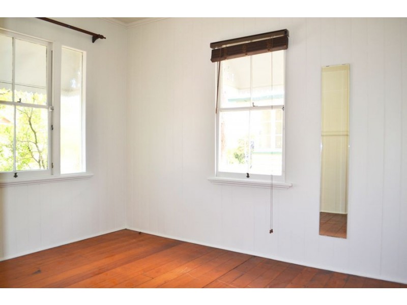 12 Brisbane Street, Annerley QLD 4103