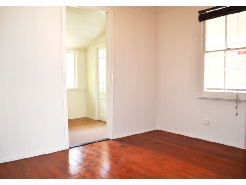 12 Brisbane Street, Annerley QLD 4103