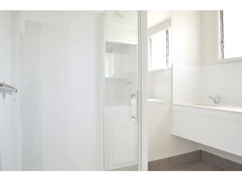 12 Brisbane Street, Annerley QLD 4103