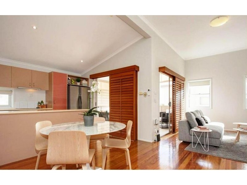 2/21 Hazelwood Street, Highgate Hill QLD 4101