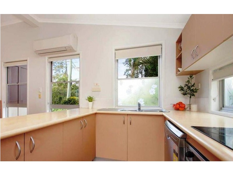 2/21 Hazelwood Street, Highgate Hill QLD 4101