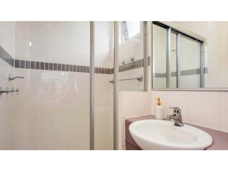 2/21 Hazelwood Street, Highgate Hill QLD 4101