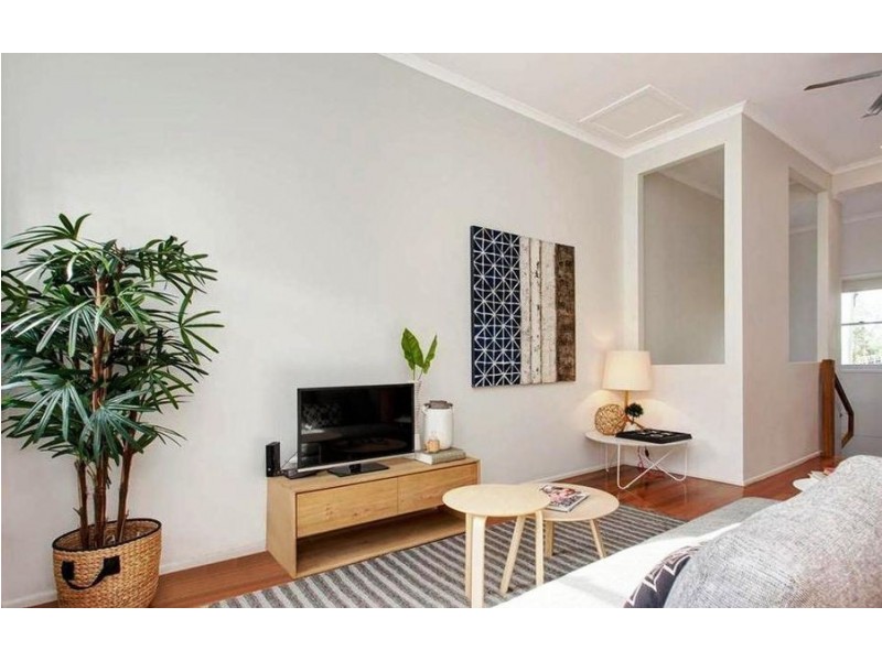 2/21 Hazelwood Street, Highgate Hill QLD 4101