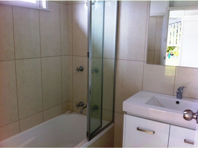 71-73 Victoria Street, Fairfield QLD 4103