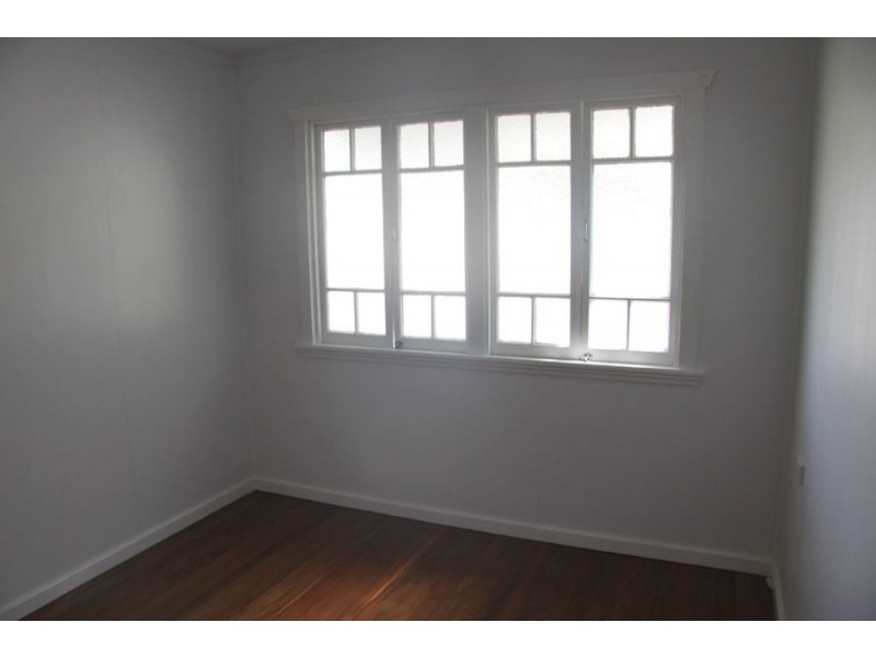 73 Victoria Street, Fairfield QLD 4103