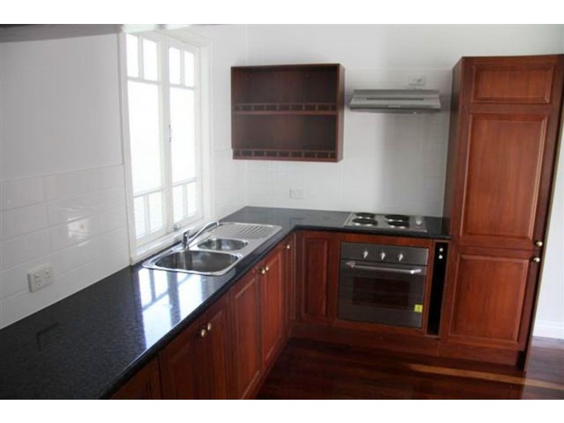 73 Victoria Street, Fairfield QLD 4103