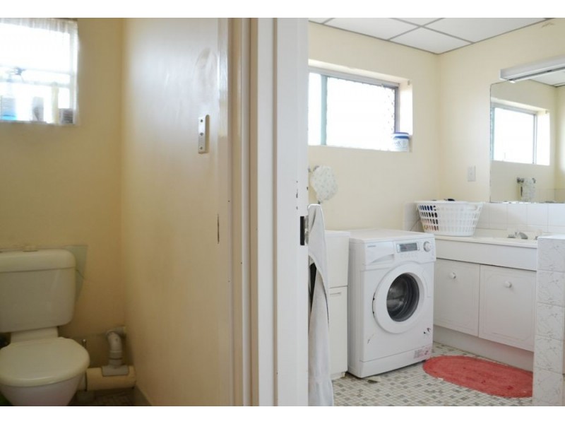 2/6 Mclay Street, Coorparoo QLD 4151