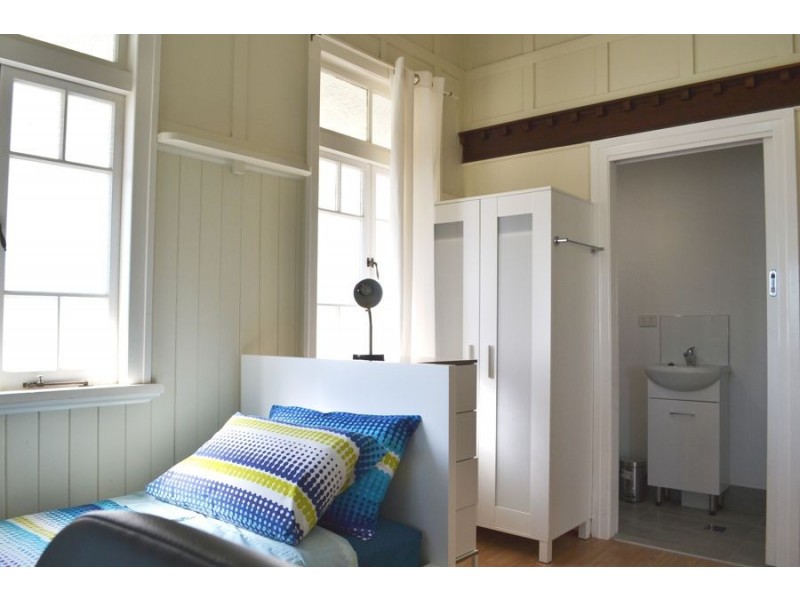 21 Rosary Crescent, Highgate Hill QLD 4101