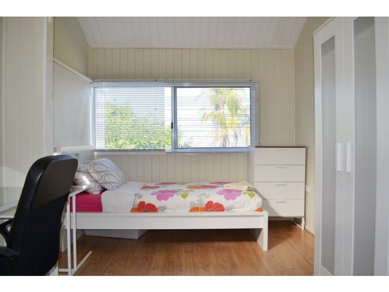 21 Rosary Crescent, Highgate Hill QLD 4101