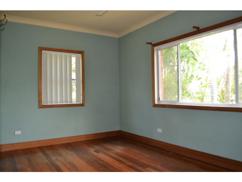 52 Fenton Street, Fairfield QLD 4103