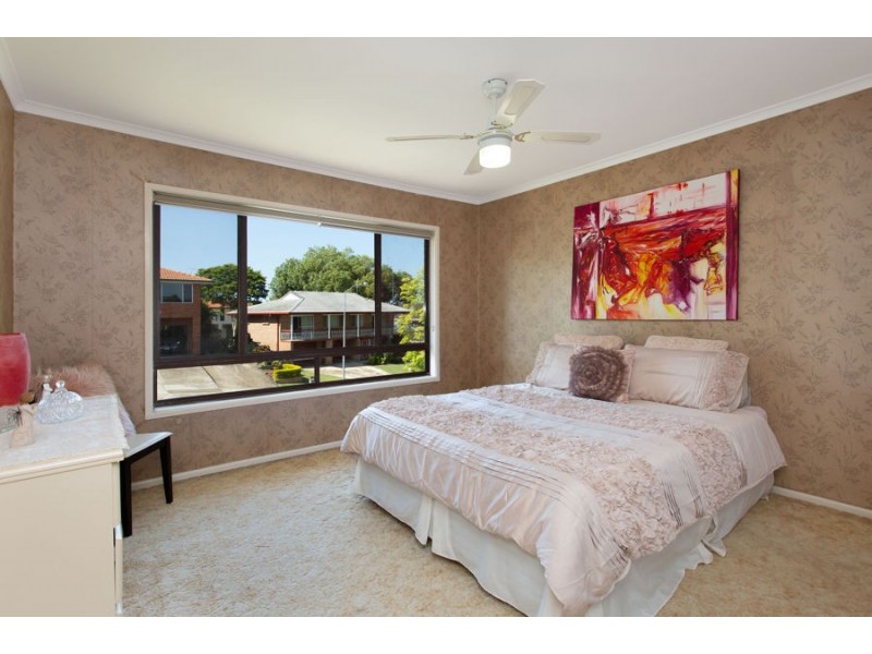 19 Honeysuckle Street, Mansfield QLD 4122