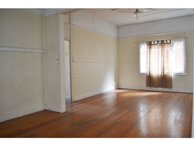 8 Abingdon Street, Woolloongabba QLD 4102