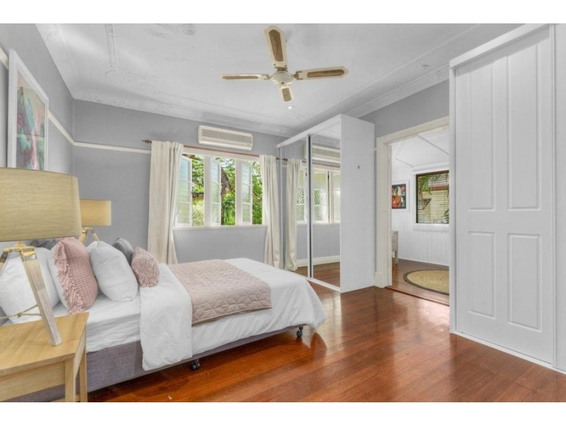 105 Hawthorne Road, Hawthorne QLD 4171