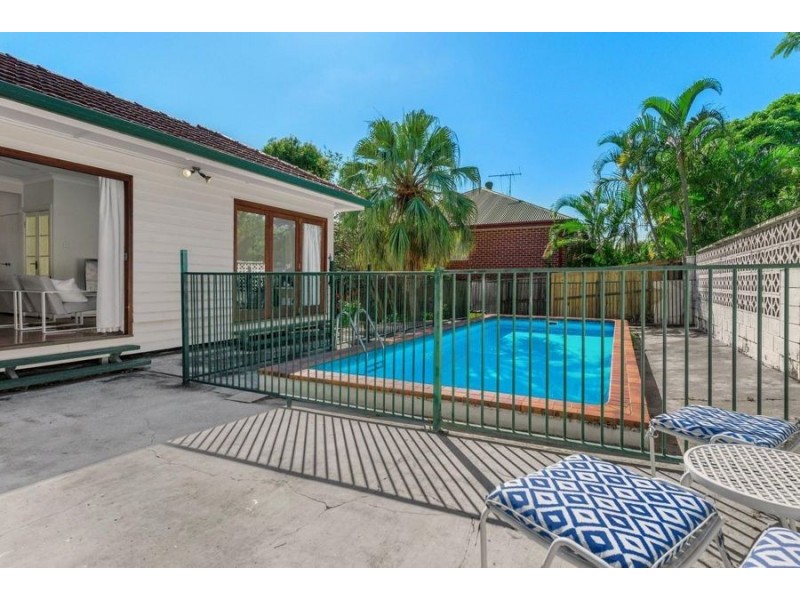 105 Hawthorne Road, Hawthorne QLD 4171