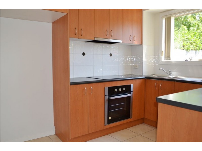 2/81 Grosvenor Street, Morningside QLD 4170