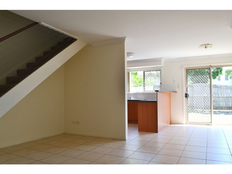 2/81 Grosvenor Street, Morningside QLD 4170