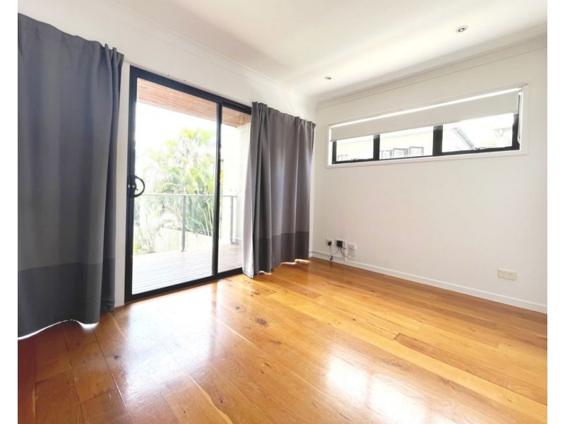 4 Colville Street, Highgate Hill QLD 4101