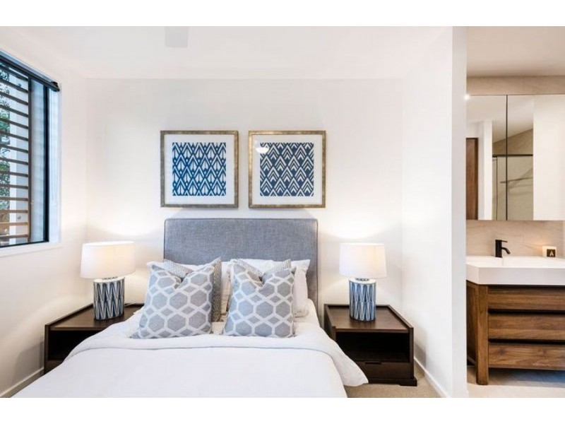 35 Smith Street, Cannon Hill QLD 4170