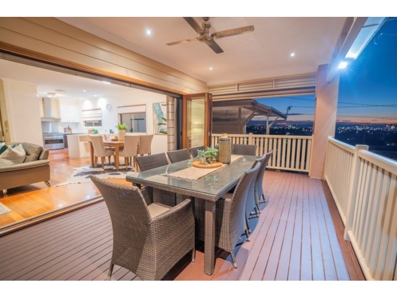 73 Greens Road, Coorparoo QLD 4151