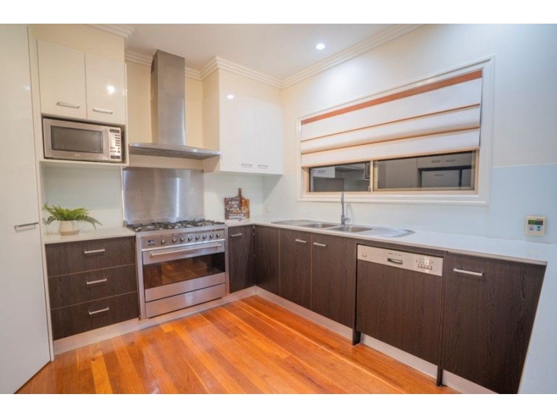 73 Greens Road, Coorparoo QLD 4151