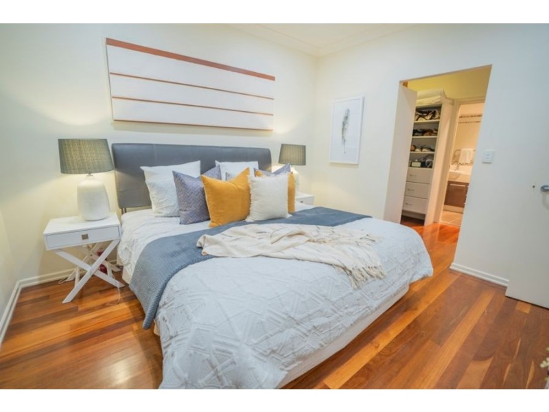 73 Greens Road, Coorparoo QLD 4151