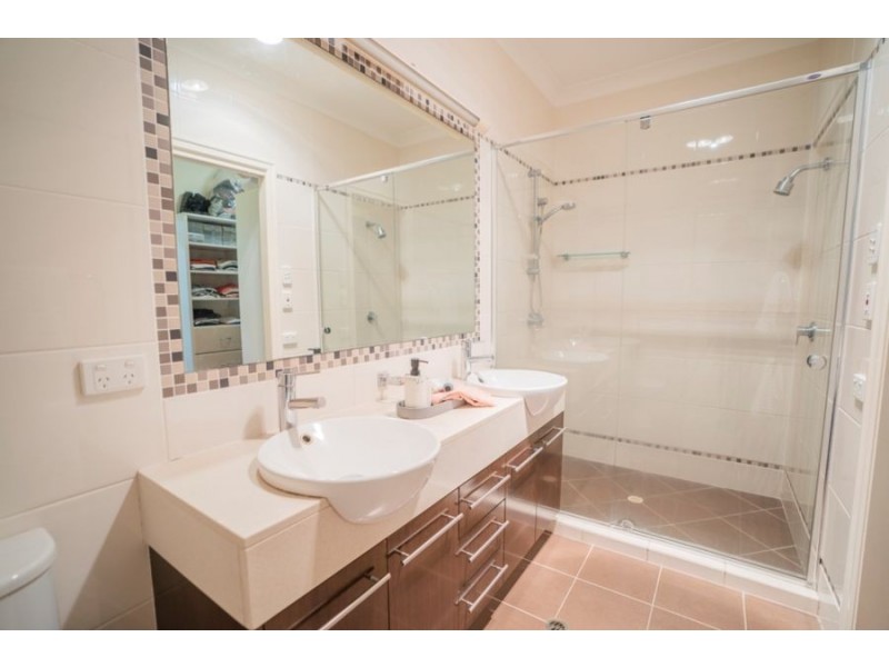 73 Greens Road, Coorparoo QLD 4151