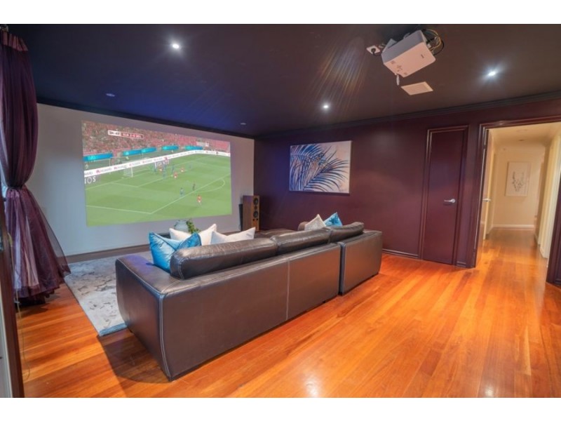 73 Greens Road, Coorparoo QLD 4151