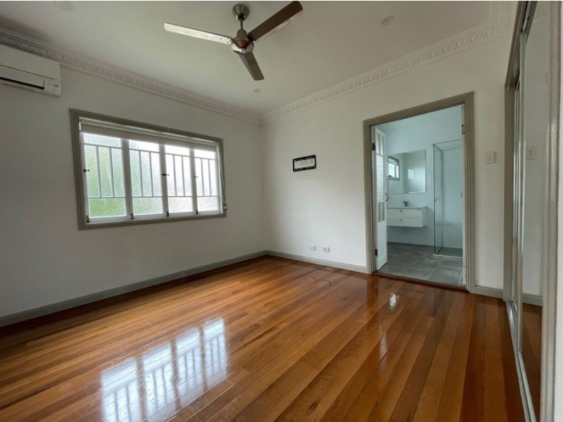 15 Lamrock Street, Holland Park QLD 4121