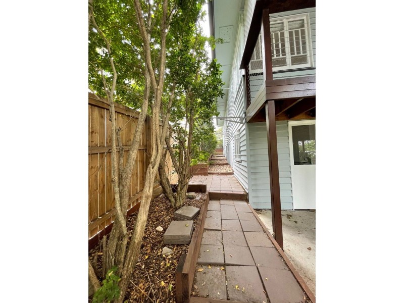 15 Lamrock Street, Holland Park QLD 4121