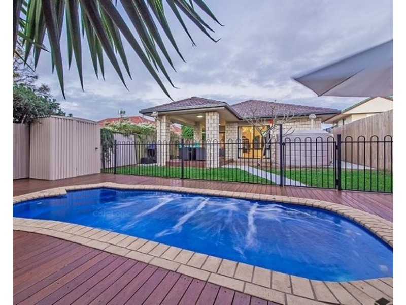 8 Arrol Street, Camp Hill QLD 4152