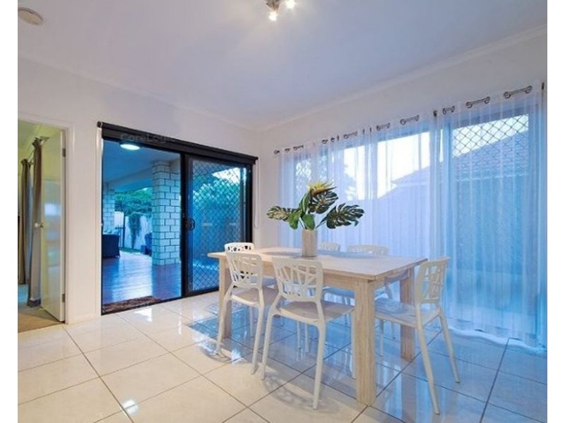 8 Arrol Street, Camp Hill QLD 4152