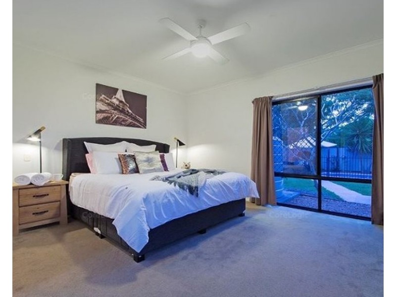 8 Arrol Street, Camp Hill QLD 4152