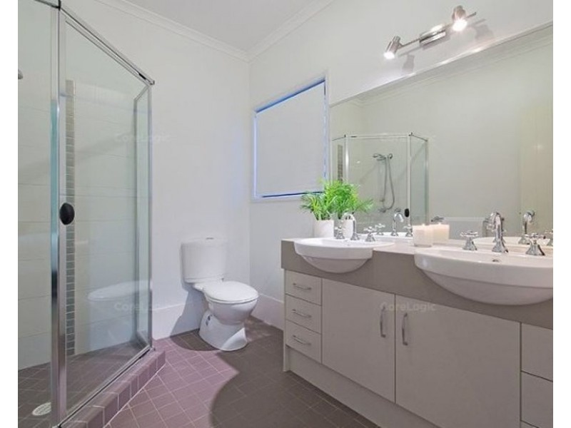 8 Arrol Street, Camp Hill QLD 4152